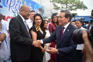 Ministro Alexander en Colón