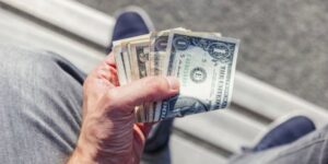 20200401195312-dinero