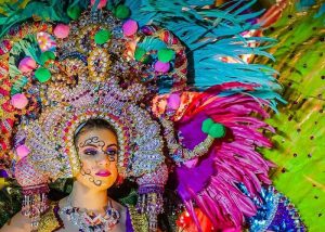 El-Carnaval-de-las-Tablas-es-una-gran-ceremonia-de-rivalidad-contra-las-Reinas-de-cada-bando