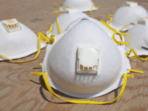 las-mascarillas-con-valvula-en-el-punto-de-mira-consumo-eliminara-los-cubrebocas-egoistas