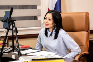 Web-PMN-ministra-de-Gobierno-Janaina-Tewaney-Mencomo