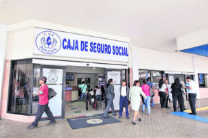 descentralizado-Caja-Seguro-Social-personal_LPRIMA20141219_0143_39