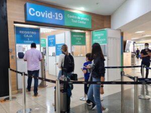 refuerzan-estrategia-aplicar-pruebas-covid-19-molecular-viajeros-suramerica