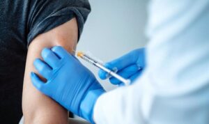 vacuna-pfizer-contraindicaciones-covid-anticoagulados-sintrom-embarazadas-ninos-2849_620x368