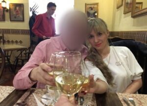 _119012489_976xwineneedsblurring-1