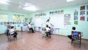el-meduca-tenia-contemplado-el-inicio-clases-semipresenciales-100-escuelas