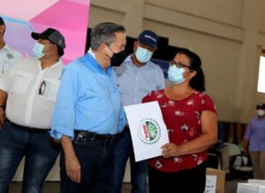 usuario-con-pantalla-facial-julio-1