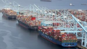_121099452_ships