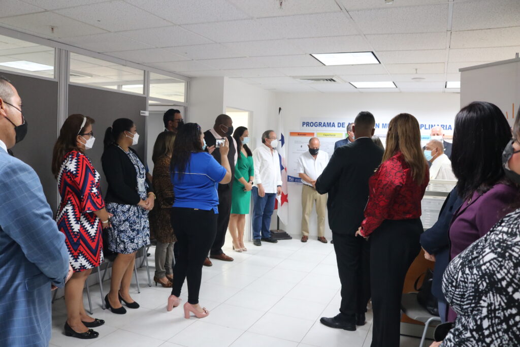 Inauguración de laboratorio psicológico en Panamá