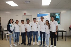 Foto-De izquierda a derecha se observa a los colegios clasificados de Panamá IJA, Inst. Sun Yat Sen y The Panama Preparatory School