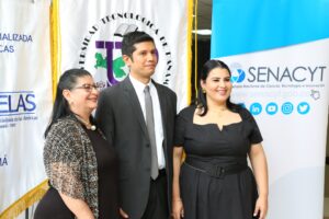 Prof. Natividad Quintero Fuentes, Prof. Kexy Rodríguez y la Prof. María de Jesús Díaz-Quintero