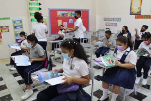 Estudiantes T (3)