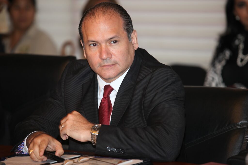 HARRY DIAZ ES RATIFICADO COMO MAGISTRADO