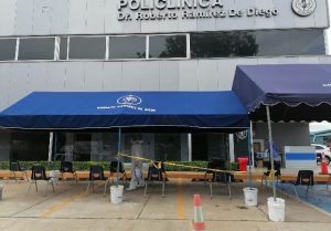 Mantienen-jornada-de-limpieza-y-desinfección-profunda-en-la-policlínica-de-Chitré-2-640x445