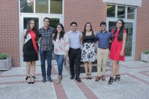 Becarios de la Senacyt se graduan en la Universidad de Arkansas