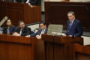 Presidente-Cortizo-Cohen-junto-a-Canciller-Tewaney-y-otros-ministros-durante-discurso-a-la-Nacion-scaled