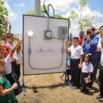 Gobierno entrega proyecto de electrificación rural en Los Pozos
