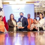 Cortizo firmó decreto que aprueba el Plan Nacional de Accesibilidad Universal