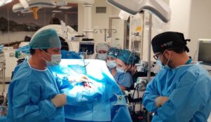 NEUROCIRIJANOS-DOCTORES-ALMENDRAL-Y-BATISTA-CIUDAD-DE-LA-SALUD-768x445