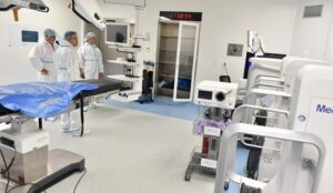 VISITA-MEDICOS-DE-MIAMI-A-CIUDAD-DE-LA-SALUD-11-768x445