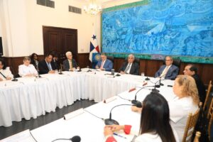 reunion-del-presidente-de-la-republica-jose-raul-mulino-con-gremios-medicos-3-1725555548 (1)