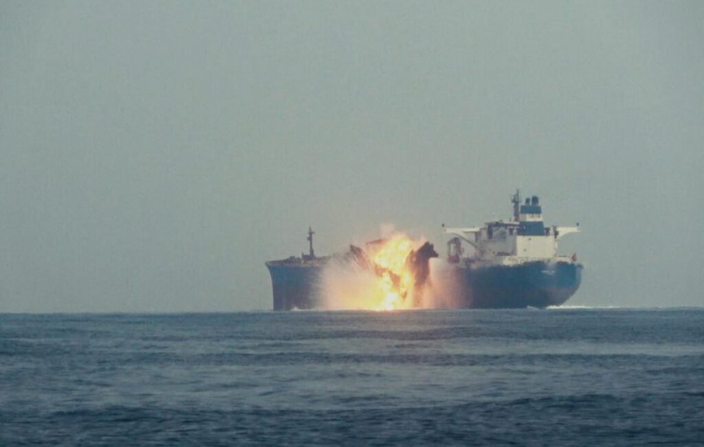 La tripulación del buque petrolero atacado en el mar Rojo está sana y salva, afirma Panamá