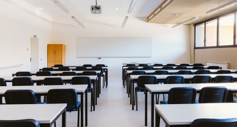 Como-debe-de-ser-el-mobiliario-para-aulas-universitarias