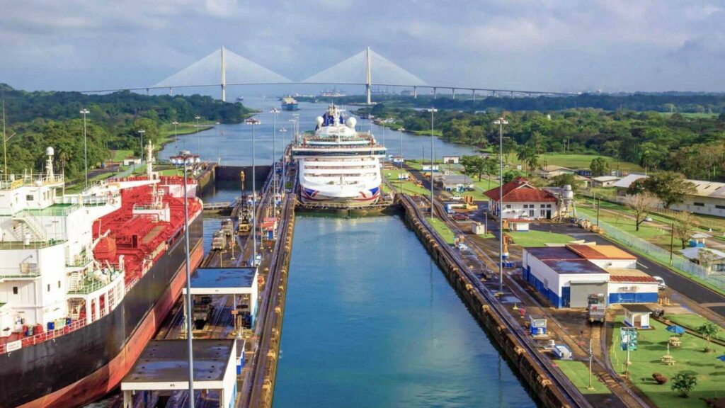 1695009961010_3704-canal-de-panama-optimized-1-fPx
