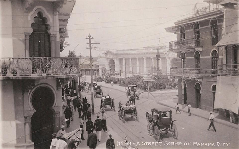 Avenida-Central-y-Plaza-5-de-Mayo-año-1910
