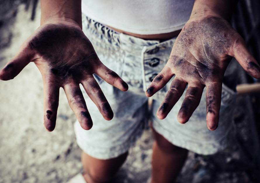 6744ed3859f50b10a0f3b226_6668cf2a7fa3d405451f6331_Child-Labor-Blog_Main