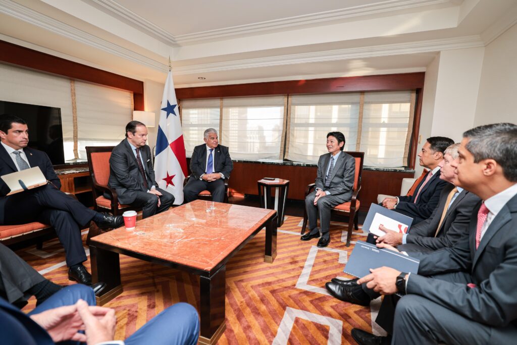 presidente-mulino-sostiene-reunion-estrategica-con-ejecutivos-del-mizuho-bank-1-11-agosto-2025-1754934851