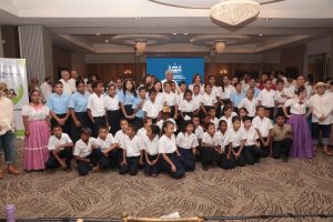 presidente-mulino-junto-a-mitradel-entrega-becas-a-ninos-del-proyecto-abrazos-del-futuro-en-los-santos-5-1777056047