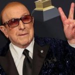 Muere a los 94 años Clive Davis, el magnate que impulsó a Whitney Houston y Bruce Springsteen