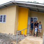 Beneficio habitacional llega a familia bocatoreña cercana a frontera con Costa Rica